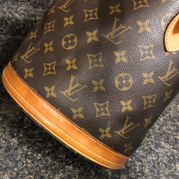 Louis Vuitton bucket purse❤️❤️❤️ - Picture 4 of 6